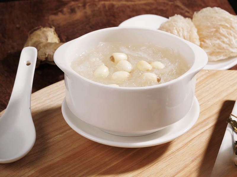 Chè tổ yến củ năng hạt sen