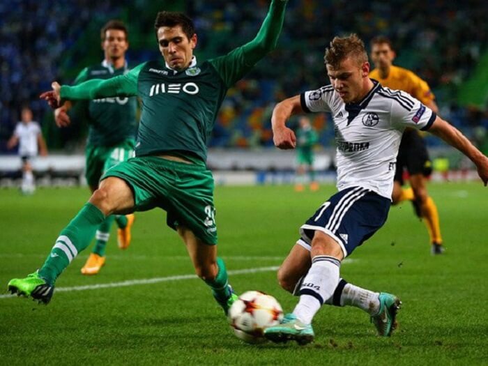 Kỹ thuật tắc bóng chuyên nghiệp của hậu vệ