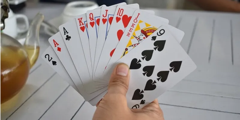 Bộ Bài Tây Có Bao Nhiêu Lá? Giải Mã Cấu Trúc Và Ý Nghĩa Mang Lại