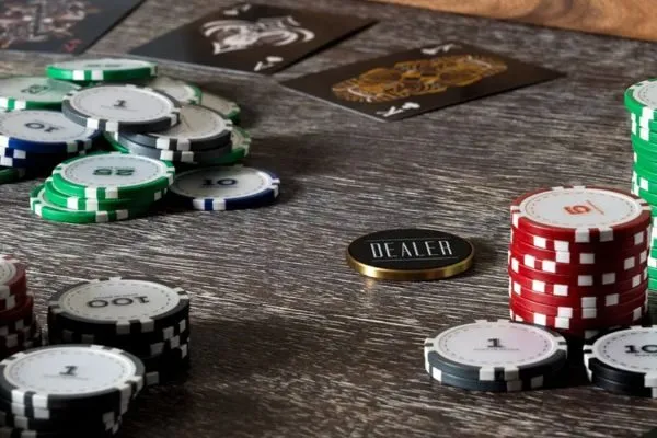 Các Loại Poker Phổ Biến và Sự Khác Biệt Giữa Chúng – Five Card Draw