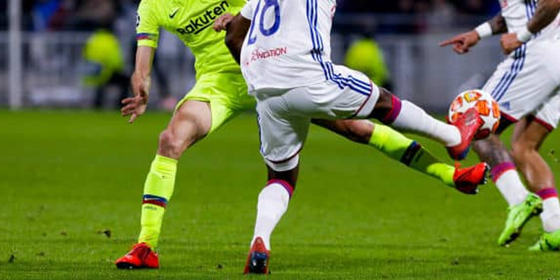 Tổng Hợp 11 Kỹ Thuật Bóng Đá Dẫn Bóng Qua Người Đẹp Mắt Dễ Tập | YouSport