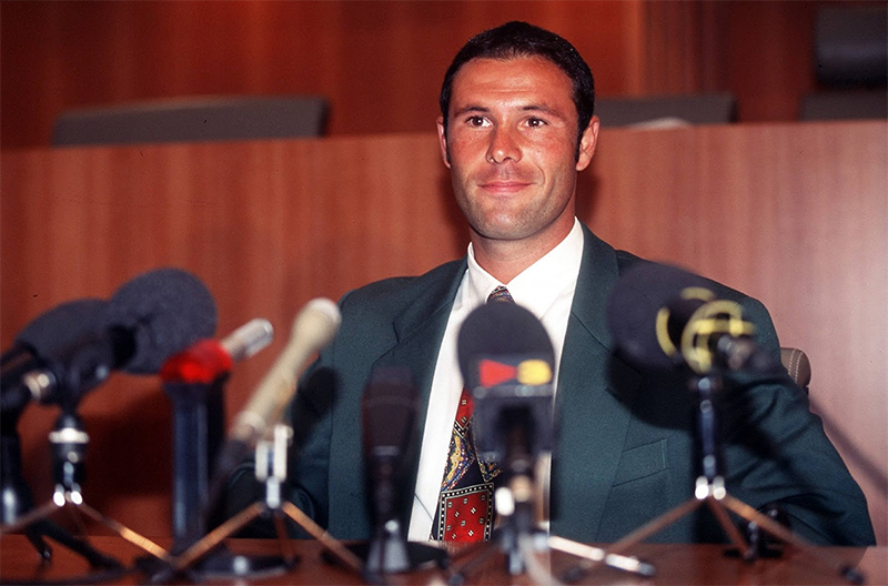 Luật Bosman là gì? Phán quyết thay đổi bóng đá thế giới