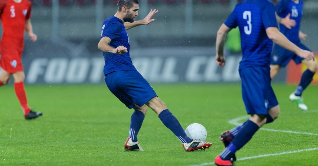 Sự đồng bộ trong di chuyển là chìa khóa của pressing thành công