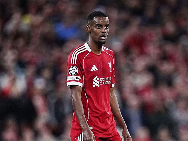 Alexander Isak thừa nhận rời Newcastle là một hành trình phức tạp